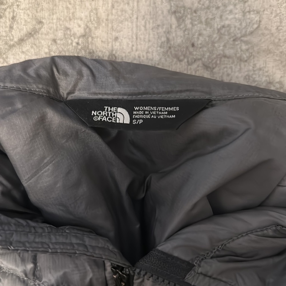 Gray North Face Jacket, Perfect Condition - image 3